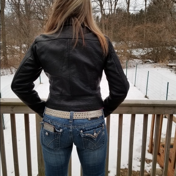Vintage leather motorcycle/lady riders, rock stars snug fit bad leather jacket! - Picture 2 of 6